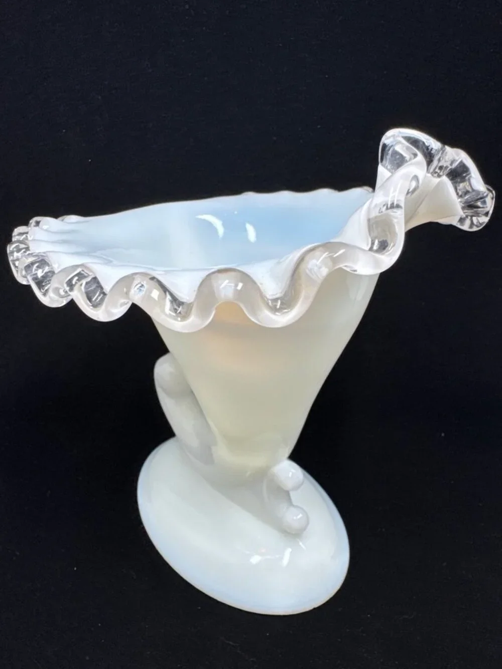 Vtg Fenton Silver Crest Milk Glass Cornucopia Ruffled Candle Holder 6.5'' Tall